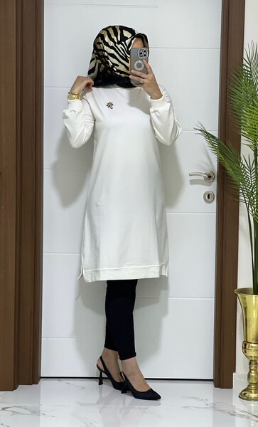 4010 K30 BEYAZ BROŞLU TUNİK - MODA ALMİRA
